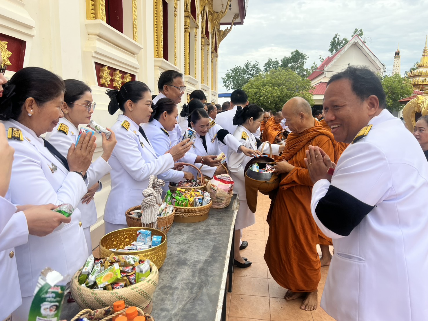 title - ส.ป.ก. ยโสธร ร่วมพิธีทำบุญตักบาตรและพิธีบำเพ็ญกุศล (สัตตมวาร ๗ วัน) เพื่ออุทิศถวายเป็นพระกุศล สมเด็จพระเจ้าลูกเธอ เจ้าฟ้าพัชรกิติยาภา นเรนทิราเทพยวดี กรมหลวงราชสาริณีสิริพัชร มหาวัชรราชธิดา  ณ วัดศรีธรรมาราม (พระอารามหลวง) อำเภอเมืองยโสธร จังหวัดยโสธร